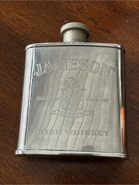 Jameson Irish Whiskey Pocket Flask Vintage 2 1/2 oz